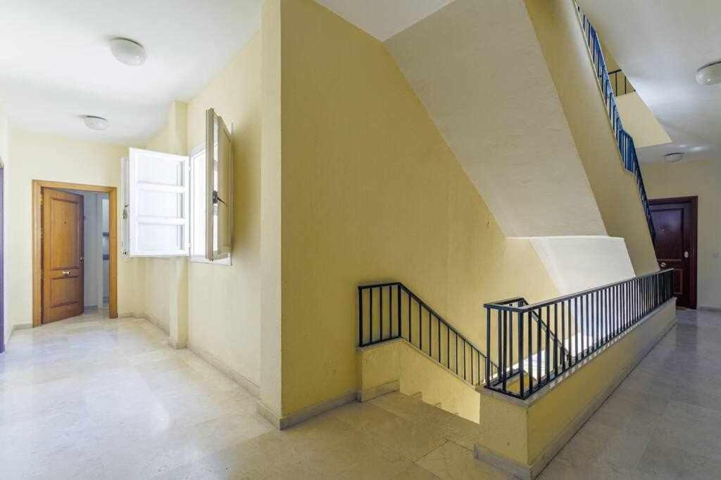 Aym Place Santa Cruz Parking incluido ALTO MAX 1,80M Sevilha Exterior foto